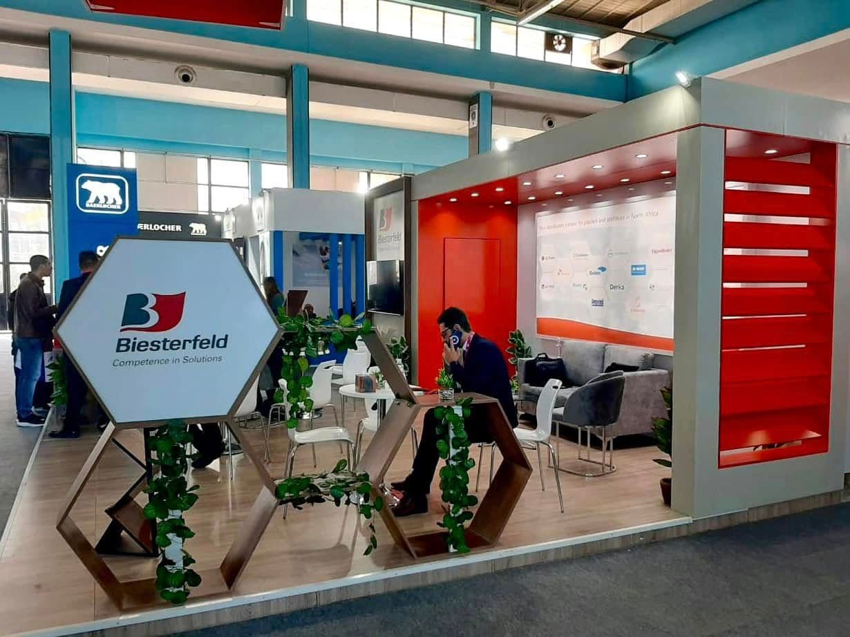 Stand d'exposition Biesterfeld, Plast Alger 2024, Pavillon Ahaggar SAFEX, par EFFECT Global